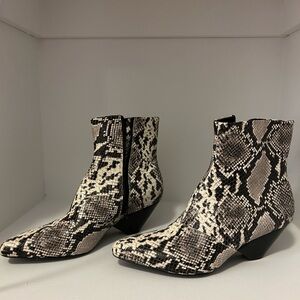RAG & BONE Spire Snake Leather Side-Zip Boots size 7 NWT